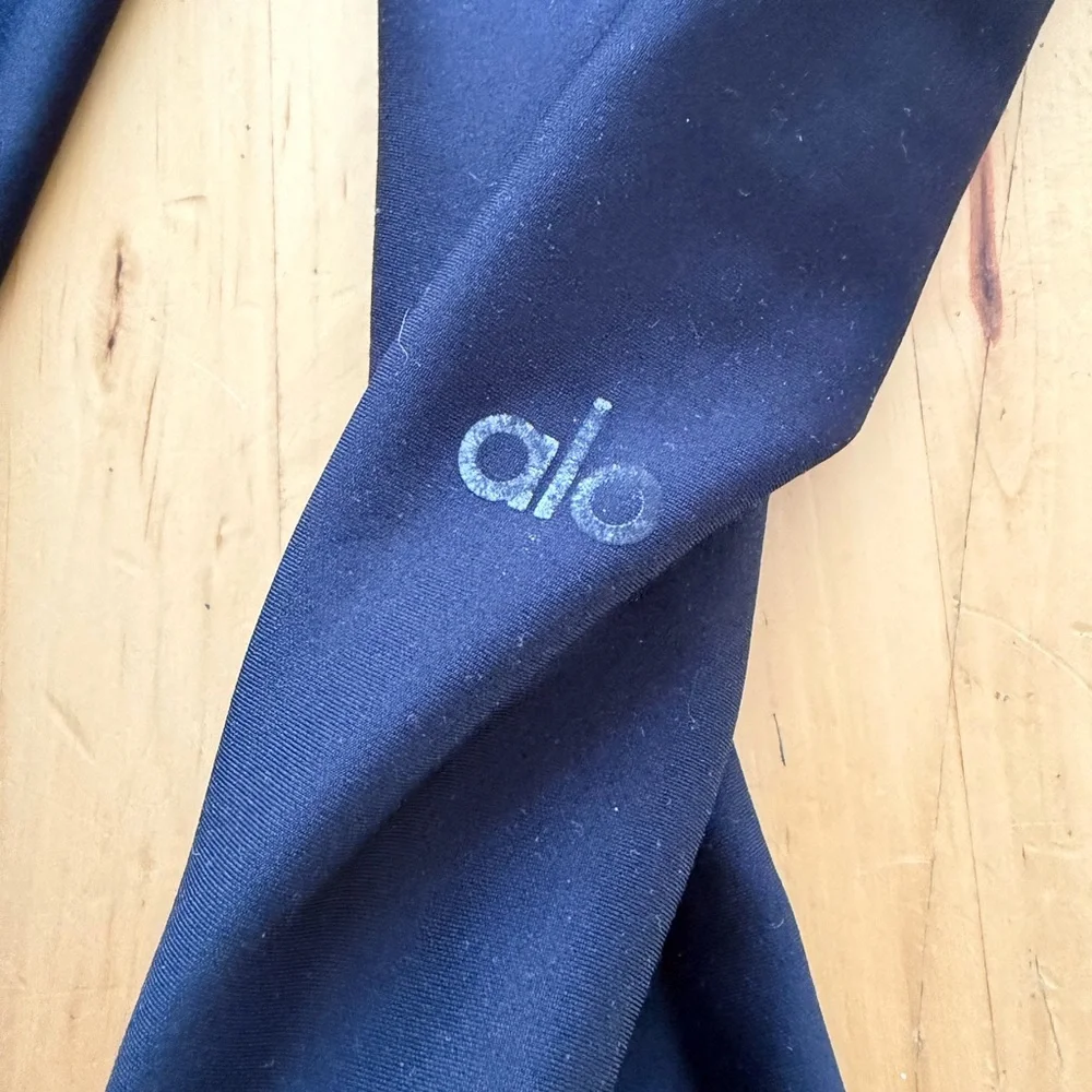 ALO Yoga Black Leggings - Picture 4 of 4
